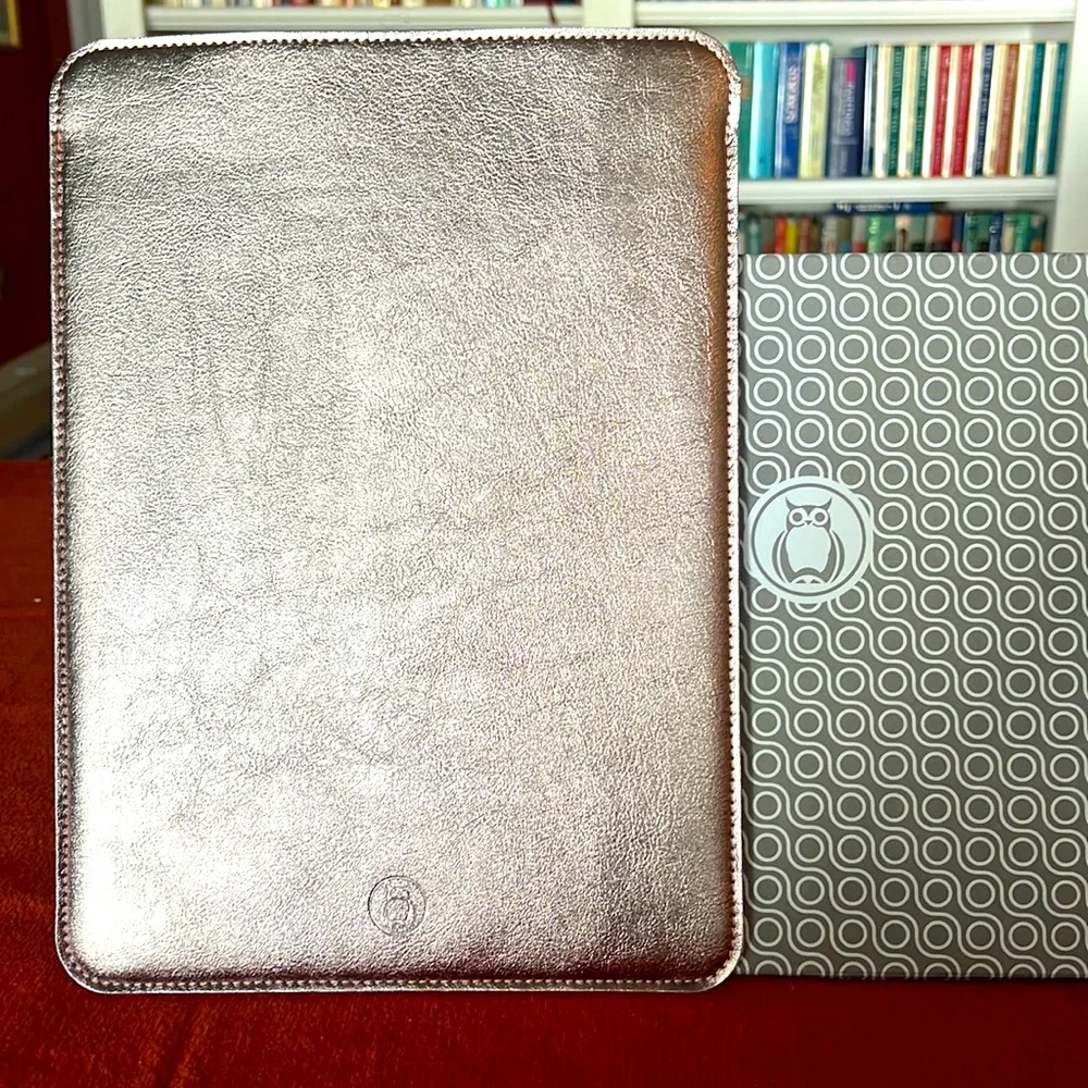 New Unika MacBook Laptop “13 sleeve in metallic rose gold.